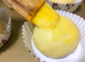 好吃到炸裂的港式菠萝包（附带制作酥皮的小视频）