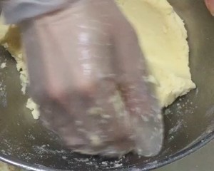 好吃到炸裂的港式菠萝包（附带制作酥皮的小视频）