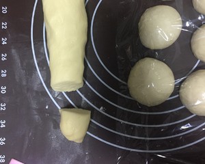 好吃到炸裂的港式菠萝包（附带制作酥皮的小视频）