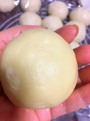 好吃到炸裂的港式菠萝包（附带制作酥皮的小视频）